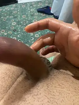 Snapshot of azginnn35 chatting on October 7, 9:06 am azginnn35 online show from October 7, 9:06 am