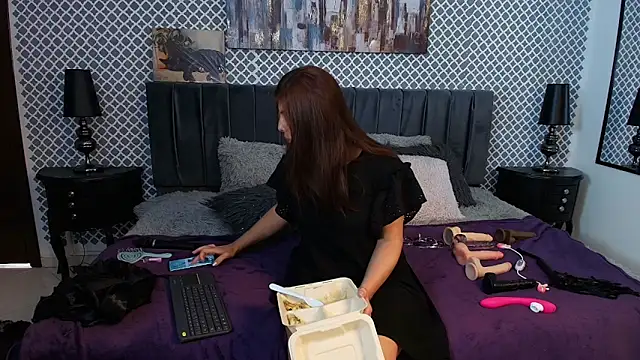 scarlett moore online show from March 9, 4:00 pm