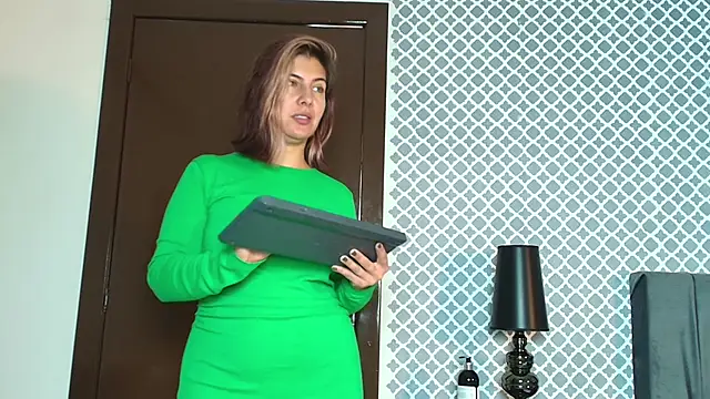 scarlett moore online show from September 19, 1:12 pm