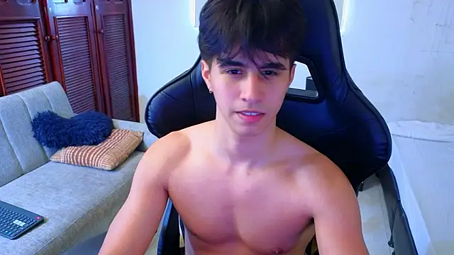 Snapshot of carl_dixon chatting on February 19, 6:59 pm carl dixon online show from February 19, 6:59 pm