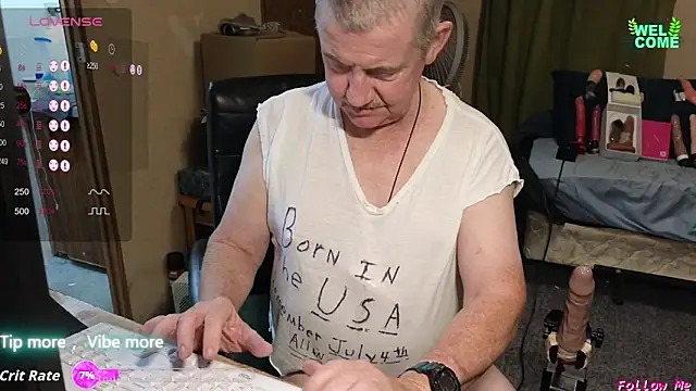 Snapshot of oldnew-63 chatting on November 8, 3:07 am oldnew-63 online show from November 8, 3:07 am