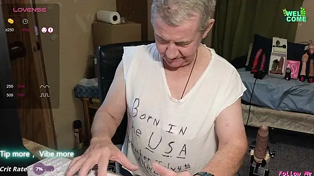 Snapshot of oldnew-63 chatting on November 29, 2:03 am oldnew-63 online show from November 29, 2:03 am