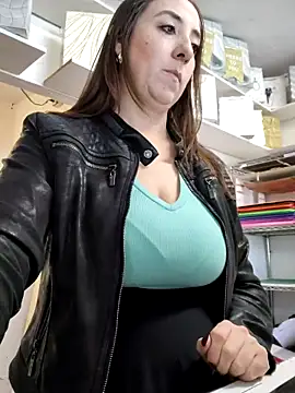 Snapshot of Mia_Novikov chatting on November 6, 6:31 pm Mia Novikov online show from November 6, 6:31 pm