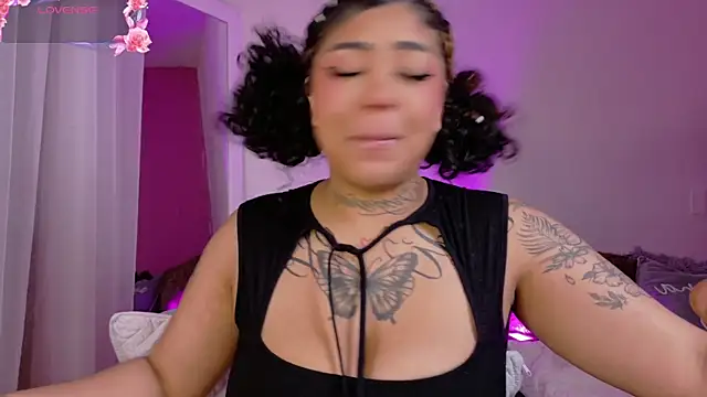 foxxy-lov3 online show from February 20, 12:05 pm