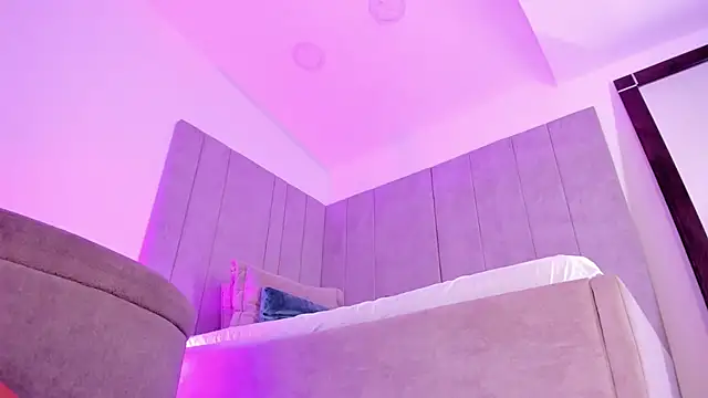 katie cruz online show from February 8, 11:44 am