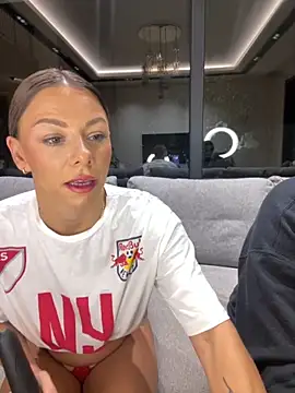 Snapshot of SexOnMyLvL chatting on October 3, 8:17 pm SexOnMyLvL online show from October 3, 8:17 pm