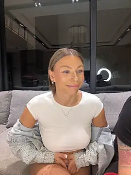 Snapshot of SexOnMyLvL chatting on October 8, 8:28 pm SexOnMyLvL online show from October 8, 8:28 pm