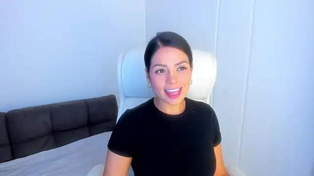 dominique21  online show from October 8, 3:48 am