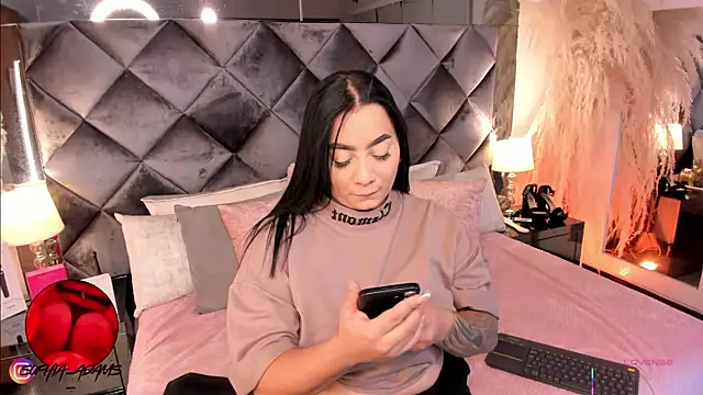 Snapshot of sofhiaa_adaams chatting on September 15, 10:32 pm sofhiaa adaams online show from September 15, 10:32 pm