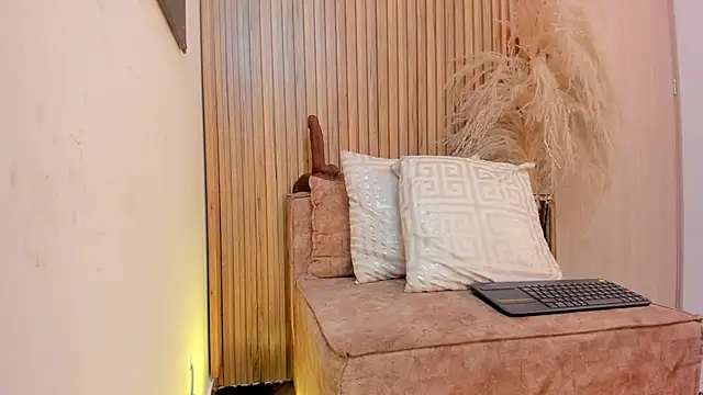 Snapshot of sofhiaa_adaams chatting on February 3, 10:59 pm sofhiaa adaams online show from February 3, 10:59 pm