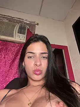 Snapshot of violetta-brown1 chatting on September 15, 3:50 am violetta-brown1 online show from September 15, 3:50 am