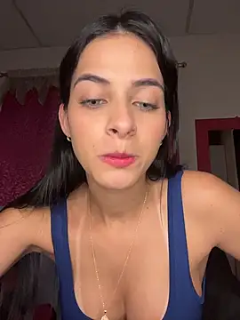 Snapshot of violetta-brown1 chatting on December 2, 2:28 am violetta-brown1 online show from December 2, 2:28 am