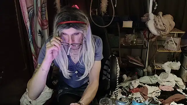 Ombeline1 online show from October 12, 9:25 pm