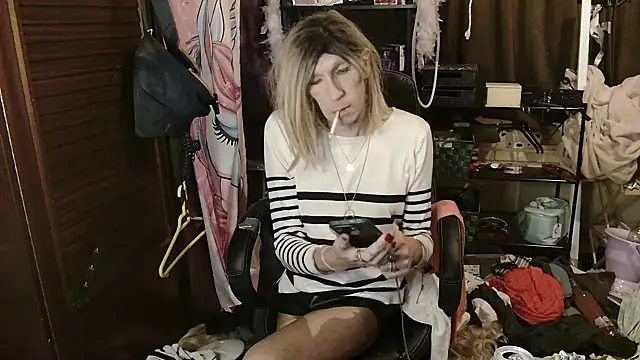 Ombeline1 online show from November 18, 9:52 pm