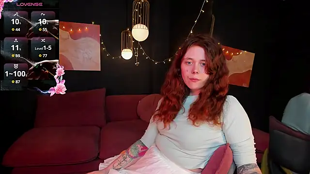 Snapshot of SophiePure chatting on February 25, 8:30 pm SophiePure online show from February 25, 8:30 pm