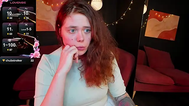 Snapshot of SophiePure chatting on February 26, 2:37 am SophiePure online show from February 26, 2:37 am