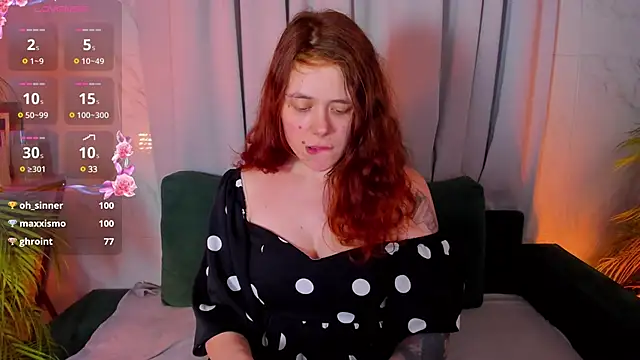 Snapshot of SophiePure chatting on March 14, 11:43 pm SophiePure online show from March 14, 11:43 pm