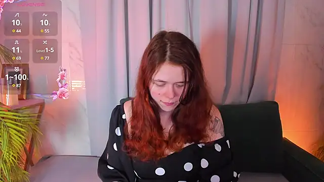 Snapshot of SophiePure chatting on March 19, 8:32 pm SophiePure online show from March 19, 8:32 pm