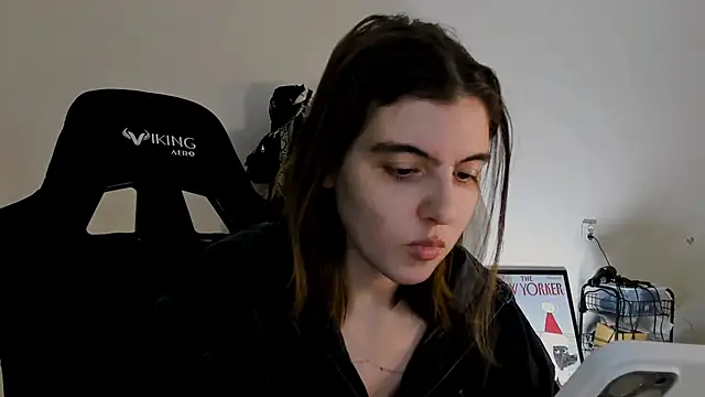 emmamurrr online show from December 20, 7:28 pm