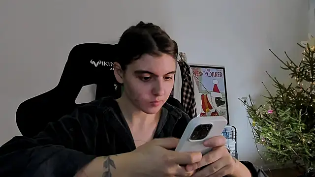 emmamurrr online show from December 26, 8:21 pm