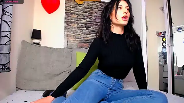 Snapshot of Angelique_An chatting on March 18, 6:15 pm Angelique An online show from March 18, 6:15 pm