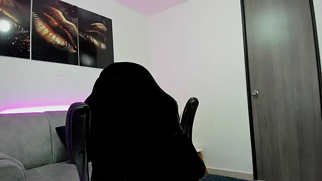 Snapshot of alina_cruz chatting on February 27, 7:47 pm alina cruz online show from February 27, 7:47 pm