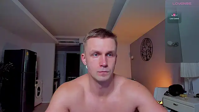 Snapshot of Samuel_Andrew chatting on December 15, 3:44 am Samuel Andrew online show from December 15, 3:44 am