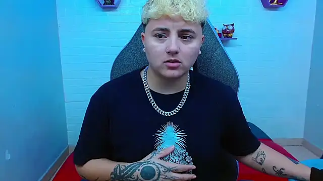 isabeautyx19 online show from January 10, 12:47 pm