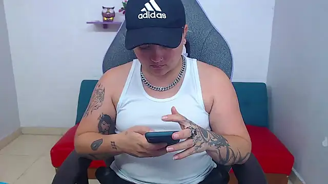 isabeautyx19 online show from January 28, 1:27 pm