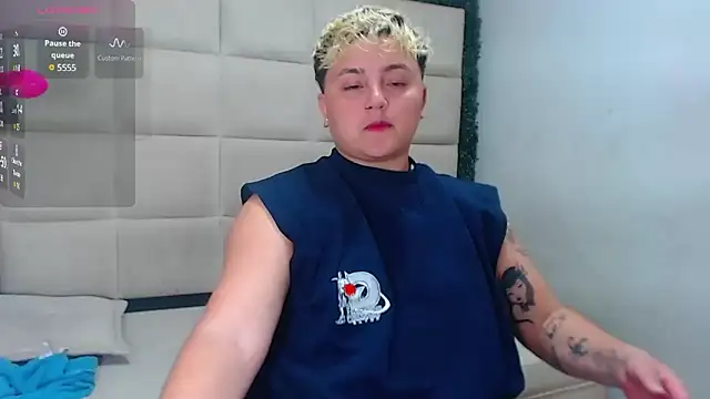 isabeautyx19 online show from February 27, 2:42 am