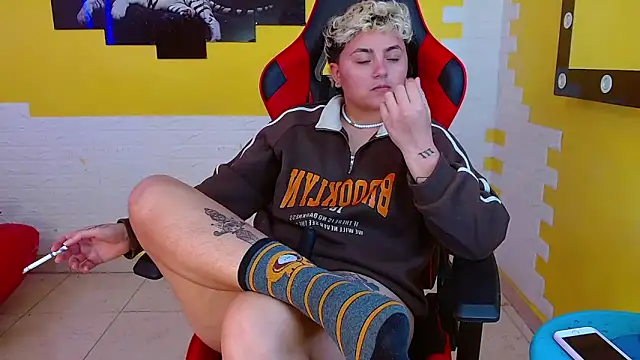 isabeautyx19 online show from March 13, 7:42 am