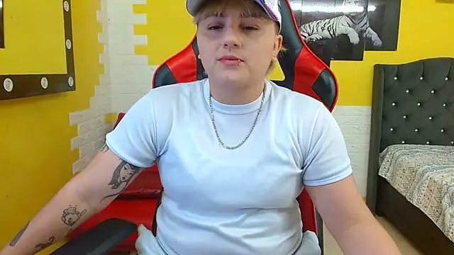 isabeautyx19 online show from September 30, 1:54 am