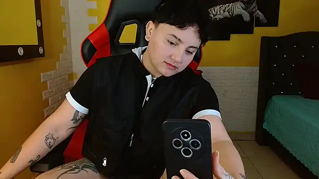 isabeautyx19 online show from October 20, 2:56 am