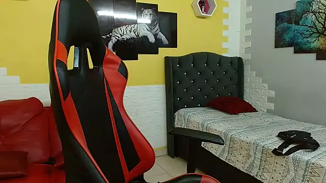 isabeautyx19 online show from December 2, 2:39 am