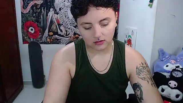 Snapshot of isabeautyx19 chatting on April 30, 1:45 am isabeautyx19 online show from April 30, 1:45 am