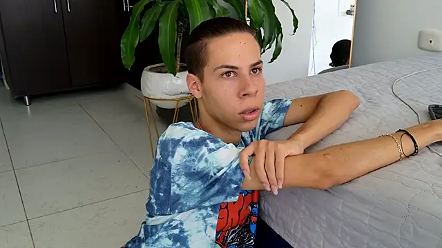 grey   27 online show from February 28, 7:03 pm