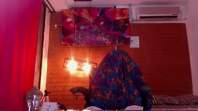 Snapshot of Khatalina_hott chatting on January 26, 1:52 am Khatalina hott online show from January 26, 1:52 am