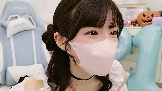 Snapshot of -minami- chatting on November 1, 12:07 pm -minami- online show from November 1, 12:07 pm