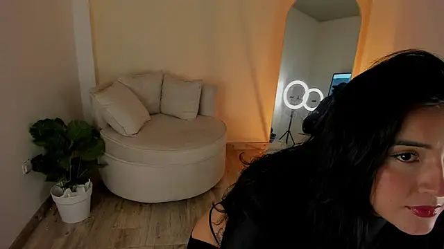 miss catalina9 online show from December 4, 5:16 am