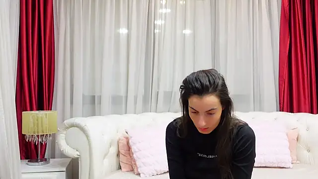 Snapshot of NinaCrystal1 chatting on February 28, 6:10 am NinaCrystal1 online show from February 28, 6:10 am