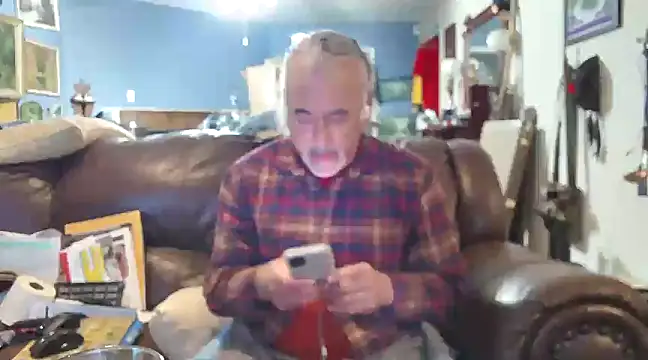 Snapshot of PincheDave4u chatting on January 19, 2:25 am PincheDave4u online show from January 19, 2:25 am