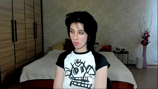 JulisSweet online show from February 3, 1:51 pm