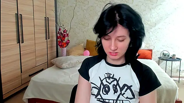 JulisSweet online show from March 15, 10:57 am