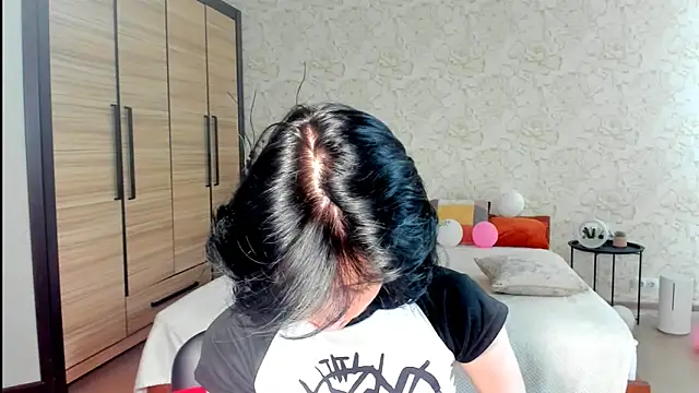 JulisSweet online show from March 15, 2:45 pm