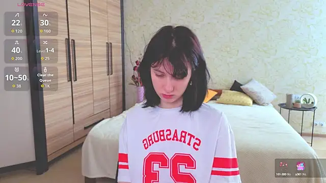 JulisSweet online show from October 4, 6:55 am