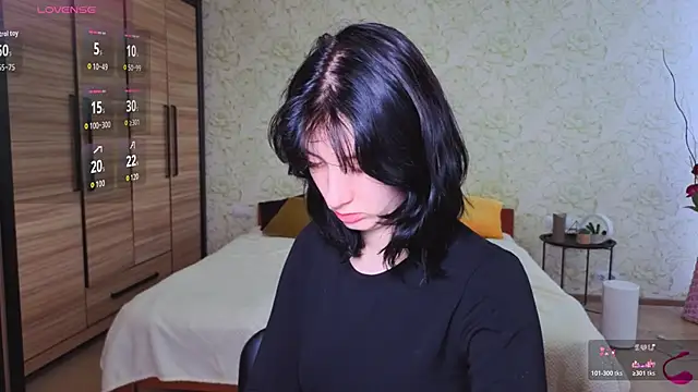 JulisSweet online show from December 1, 8:30 am