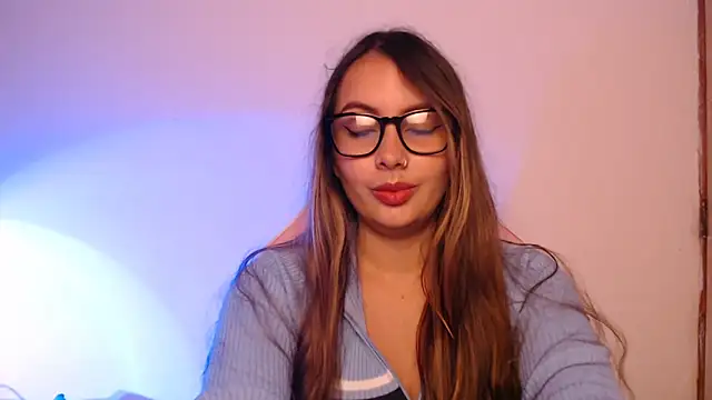 Snapshot of lalawhitte chatting on November 11, 11:54 am lalawhitte online show from November 11, 11:54 am