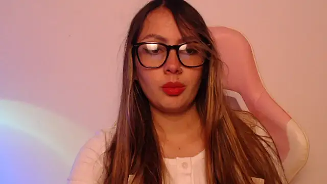 Snapshot of lalawhitte chatting on November 24, 9:25 pm lalawhitte online show from November 24, 9:25 pm