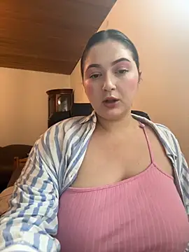 Snapshot of Kamilla_Loop chatting on October 28, 9:39 pm Kamilla Loop online show from October 28, 9:39 pm