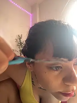 Snapshot of melisabunnny chatting on November 12, 12:05 pm melisabunnny online show from November 12, 12:05 pm